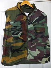 S. E. I.  CO RANGER Camo Hunting  VEST 7-Pocket Polyester   Vest - Size Large 
