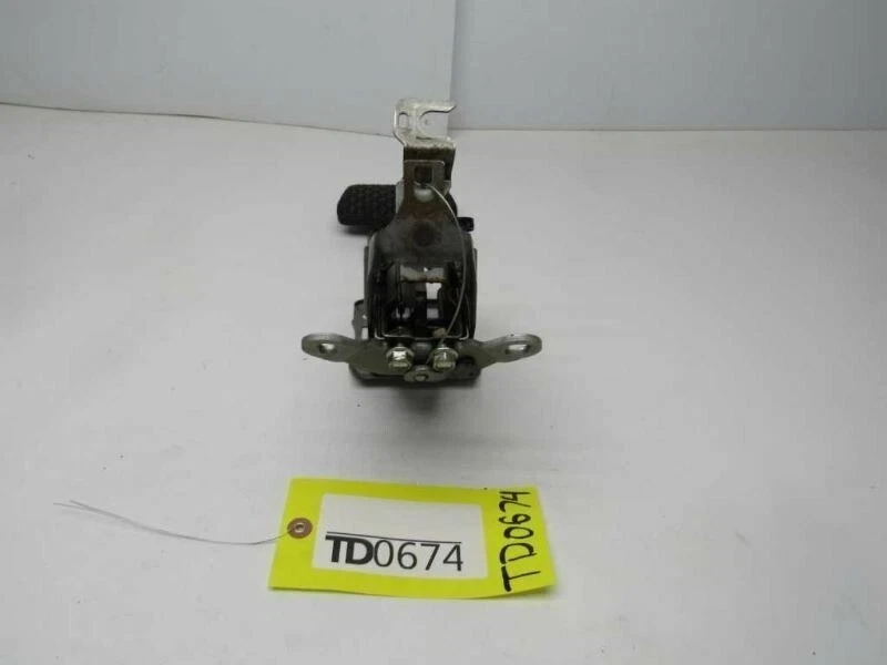 Pedal de freno RX8 2007 Mazda lado izquierdo del conductor pie pie soporte de palanca OEM Foto 3 de 4