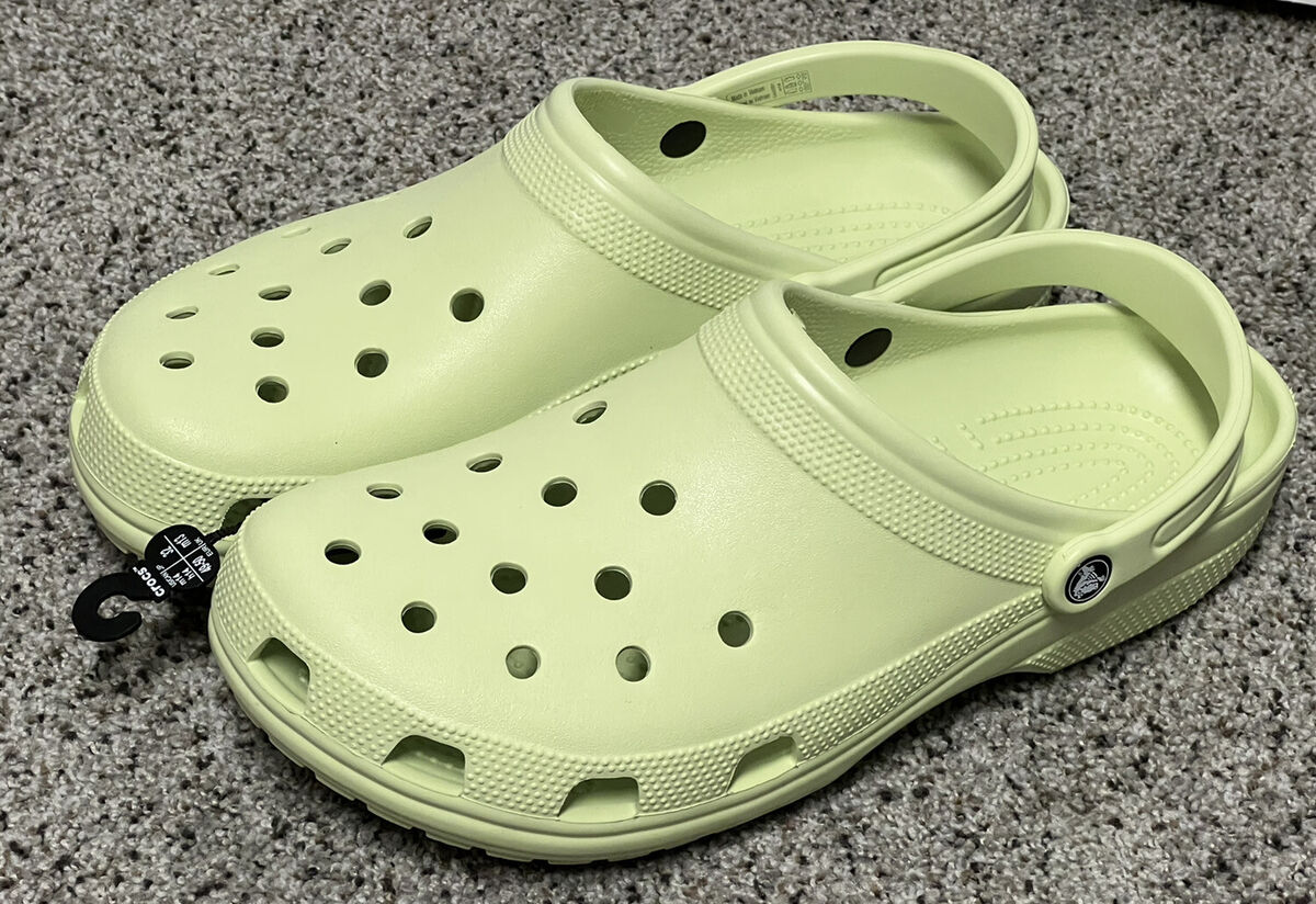 NEW! Crocs Classic Clog (Celery) US 14 Men's 10001-335 Neon NEW! Crocs Classic Clog (Celery) US 14 Men's 10001-335 Neon