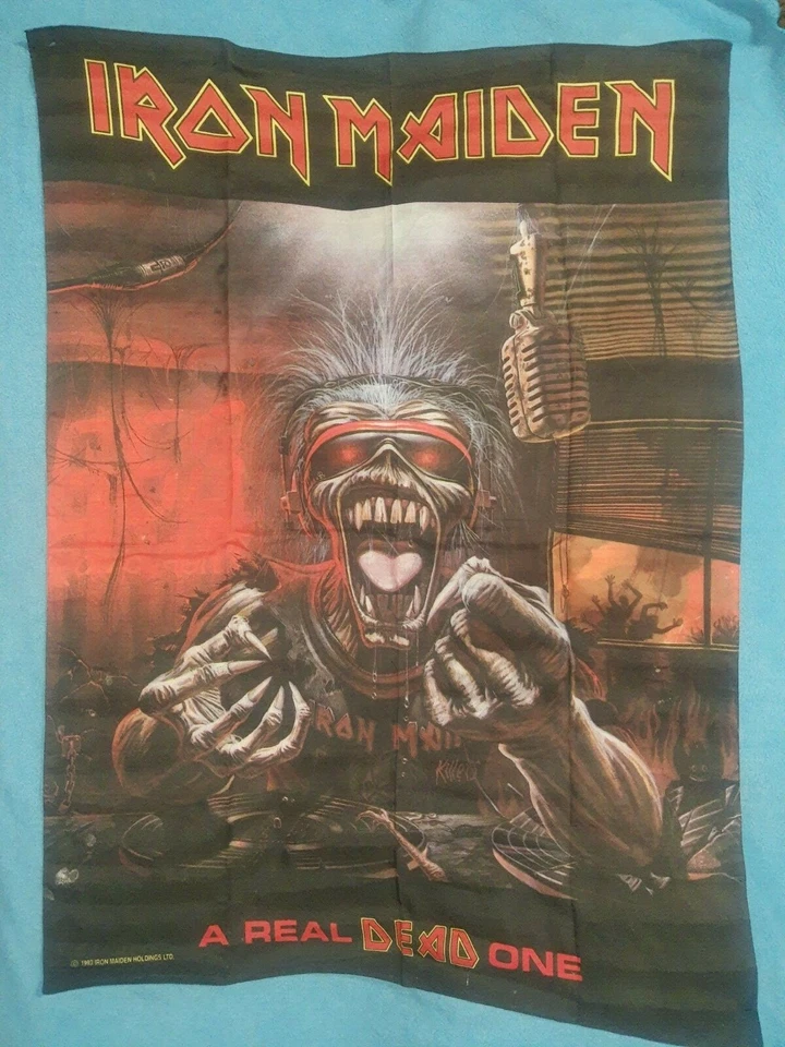 Tapiz de pared vintage Iron Maiden "A Real Dead One" acento para el hogar arte de pared  Foto 4 de 4