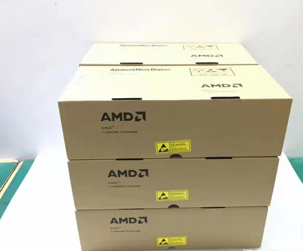 Processeur EPYC 7763 QS 64 cores / 128 Threads, 1.6 GHz 256 MB, 280 Watts