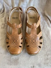 EARTH Tan LEATHER T STRAP MARY JANES  COMFORT SHOES OCELOT RUBBER SOLES 7.5 M