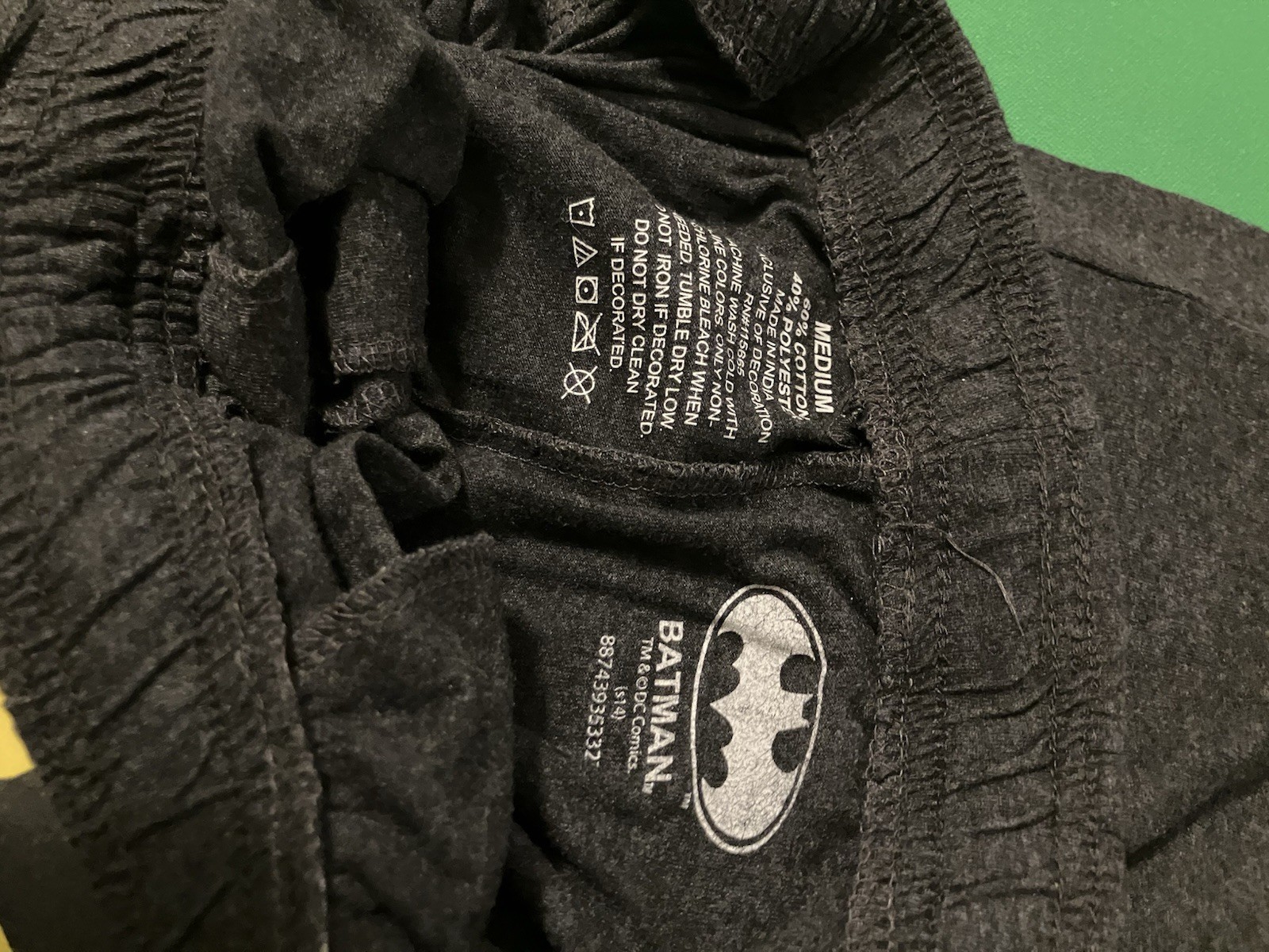 Batman  Dark Gray Men’s Loungewear Size ￼Medium Exc. Cond. image 3
