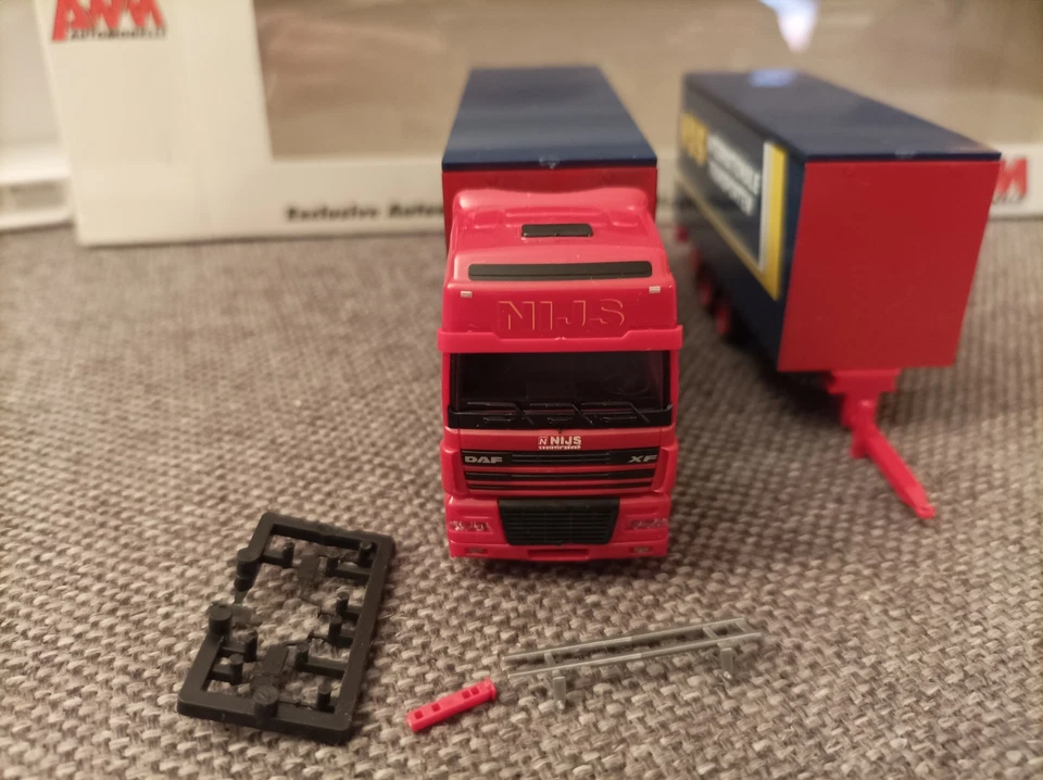 AWM H0 1:87 in OVP 73236 - DAF XF 95 SSC Koffer-Tandem-Hängerzug "NIJS" ( B ) - Bild 2 von 4