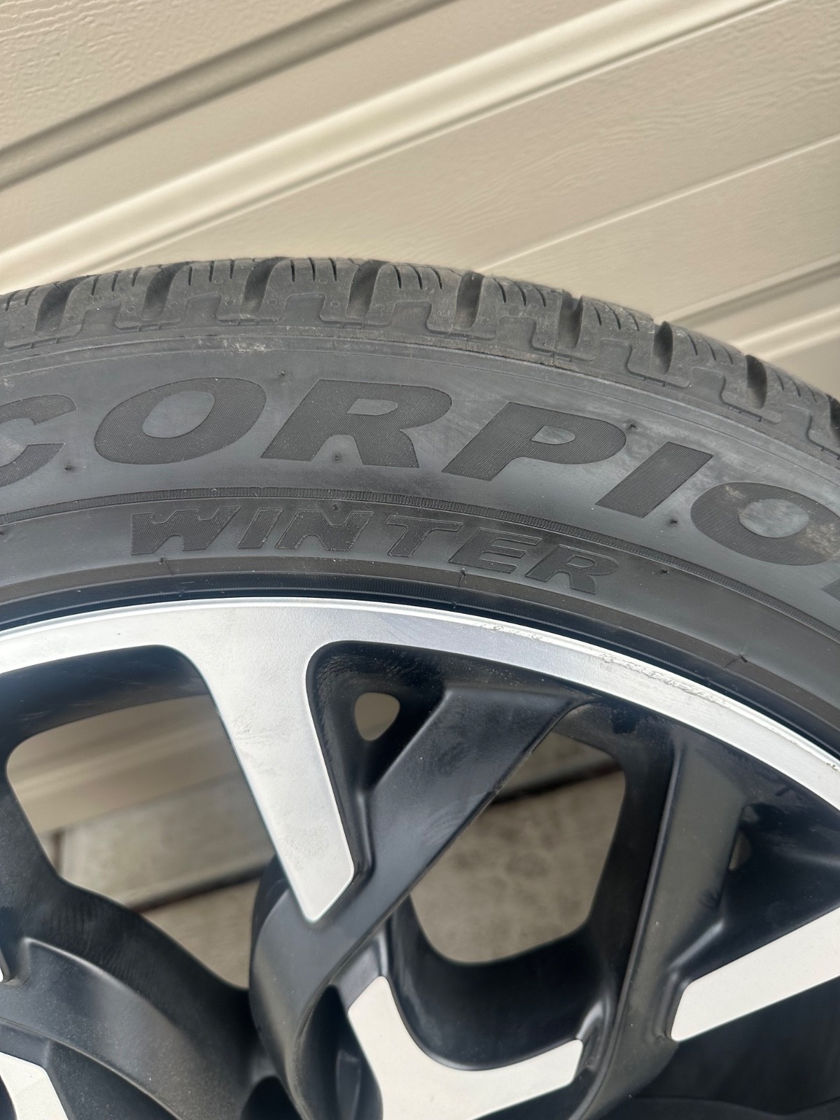 Aston Martin 4 Pirelli Scorpion Winter tires with OEM rims Aston Martin DBX 707.