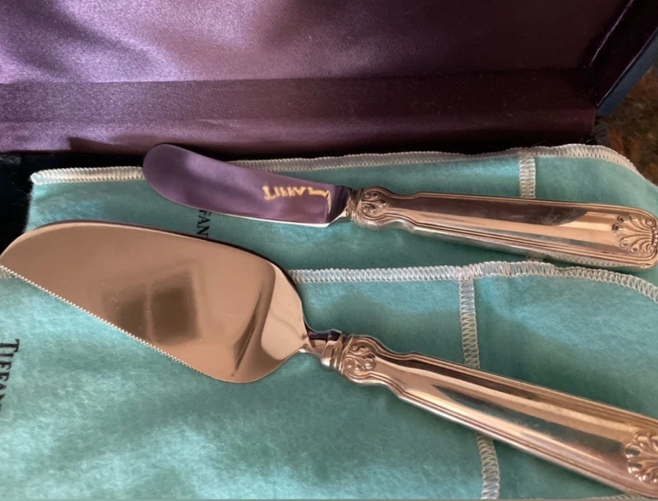 Tiffany & Co Shell & Thread Sterling Silver Cheese Knife Set W Box & Pouches - Image 3 of 3