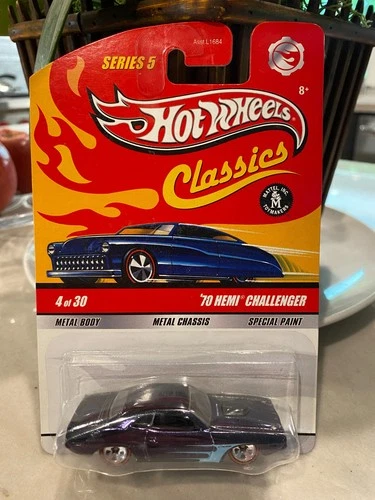 Hot Wheels Classics Series 5 #4/30 '70 HEMI Challenger Black - 5 Spoke Redlines