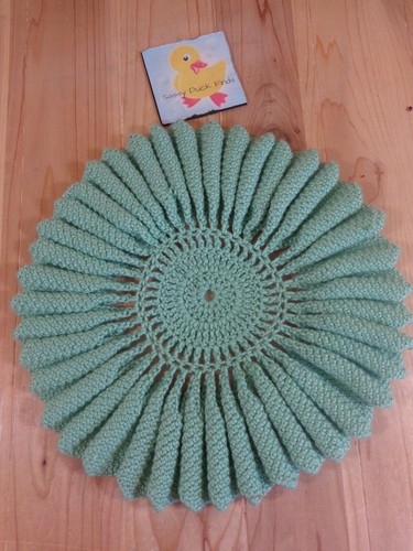 Handmade DOILY 15" GREEN Rolled Ruffles Flower Pattern Round - Picture 4 of 4