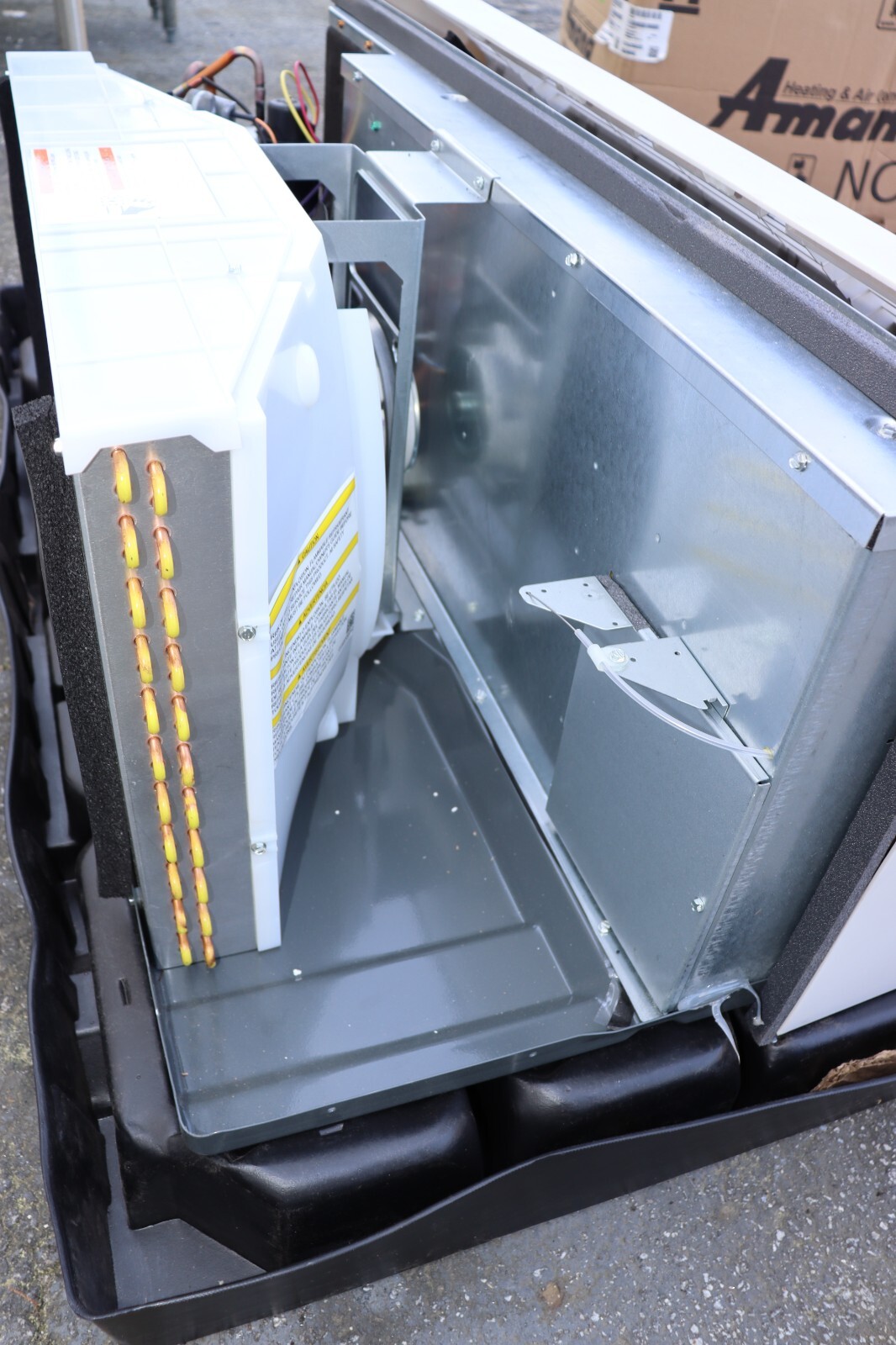 Amana HEC124J35AXXX 12k BTU Capacity, Packaged Terminal Air Conditioner