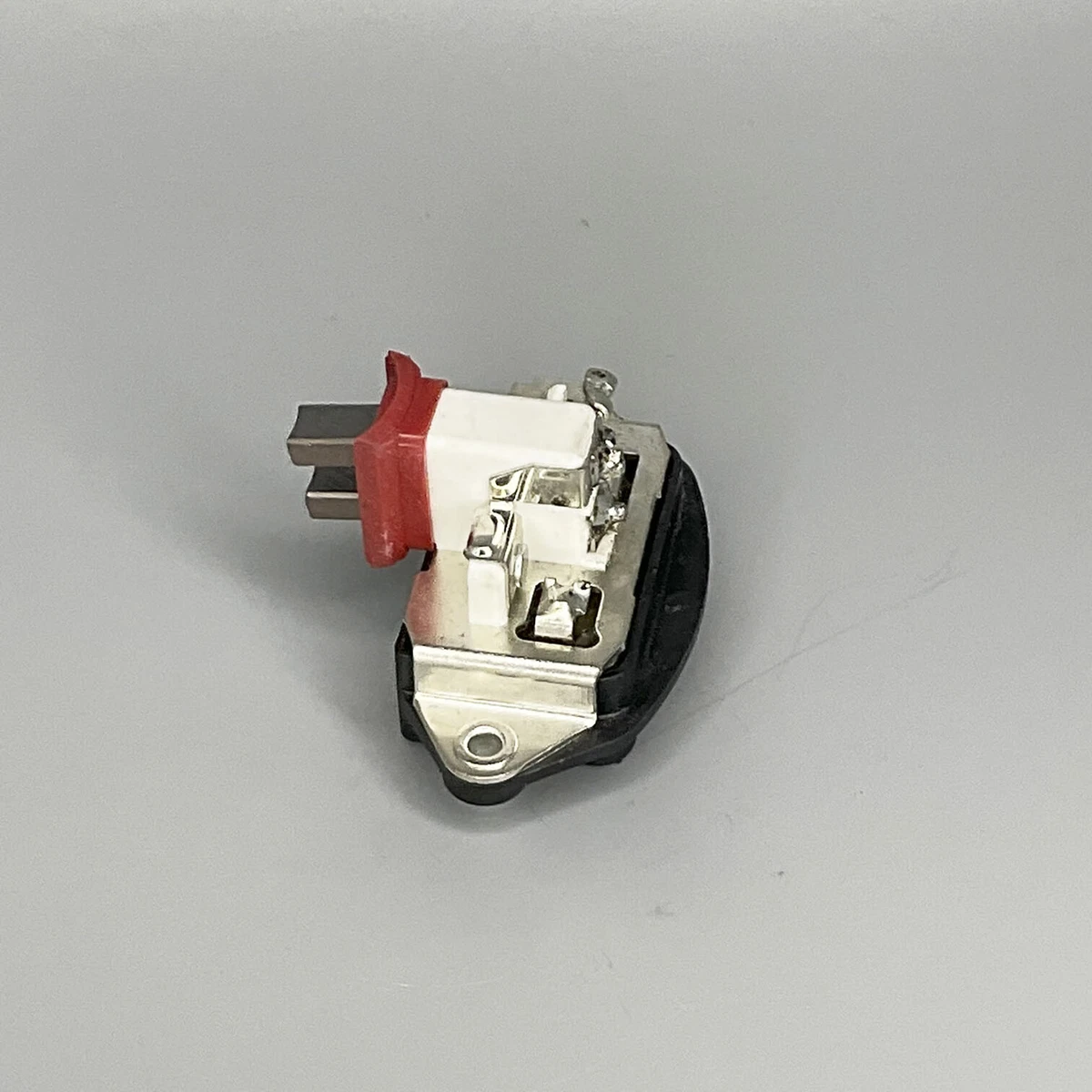 OE Bosch Alternator Regulator 14V F005A10107 For Apache Bell Case 