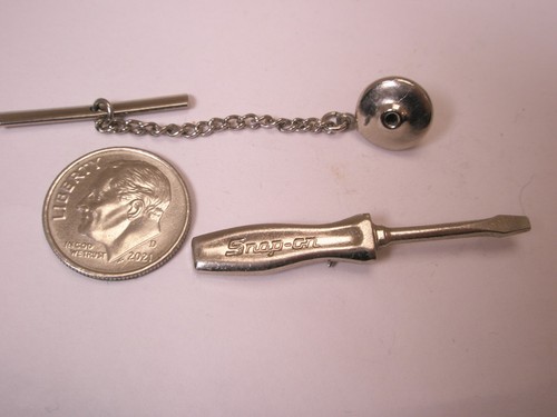 Snap-On Standard Screw Driver Vintage Lapel Pin mechanic carpenter tools h40 - Picture 2 of 6