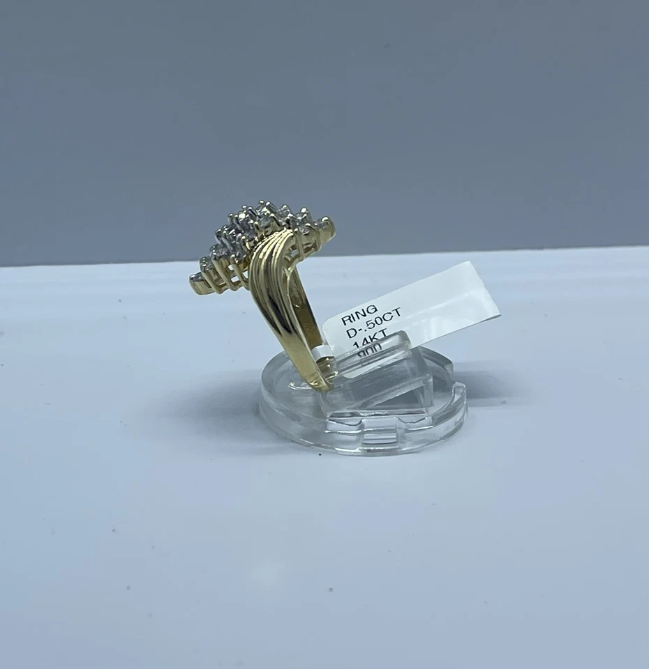 3.4g 14k Yellow Gold & Diamond Cluster Cocktail Ring Clarity I1 Color H Size 7 - Image 2 of 4