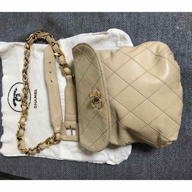 CHANEL Chain Waist Pouch Belt Bag Beige x Gold Logo Vintage