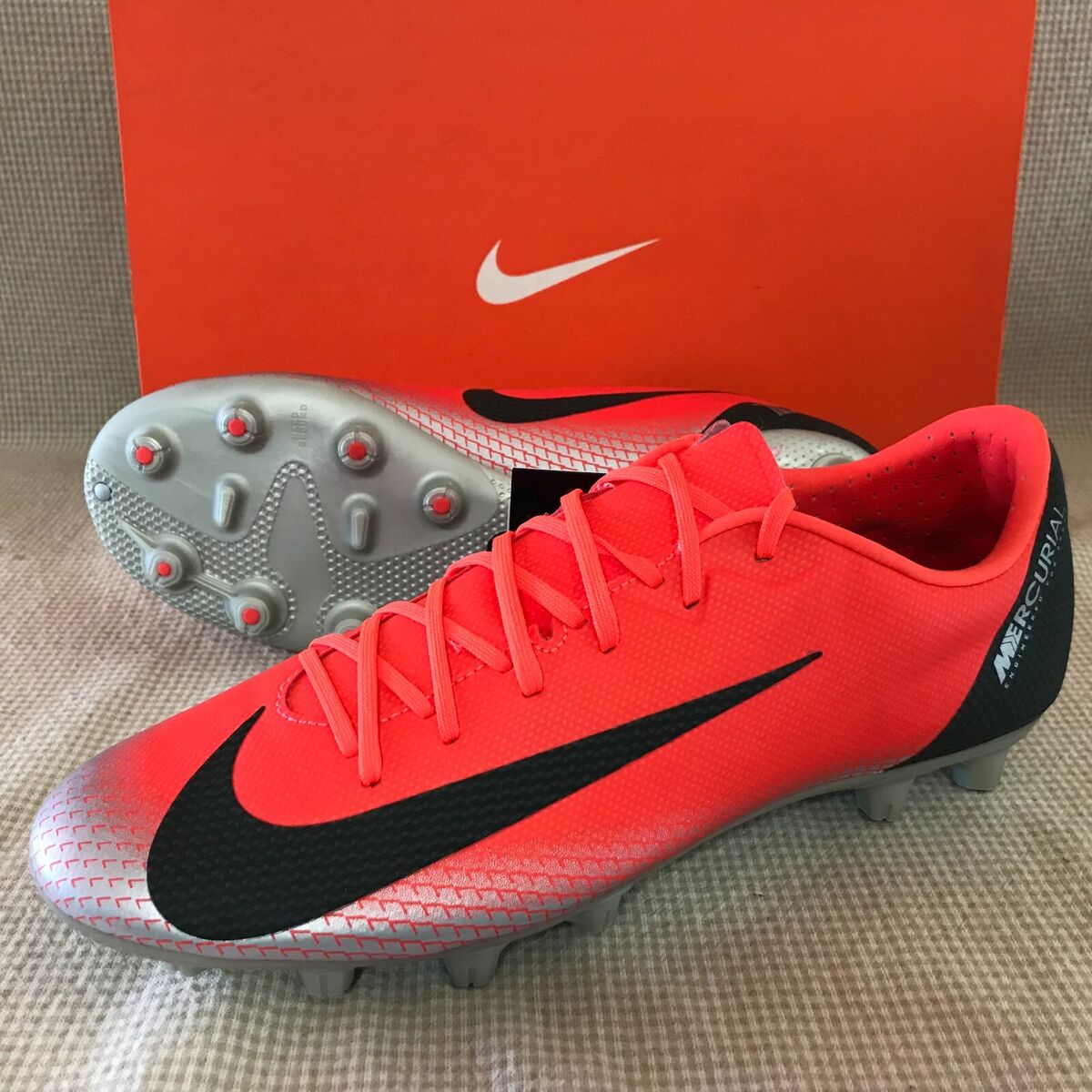 NIKE MERCURIAL VAPOR 12 ACADEMY CR 7 HG SOCCER CLEATS US8.5 NIKE MERCURIAL VAPOR 12 ACADEMY CR 7 HG SOCCER CLEATS US8.5