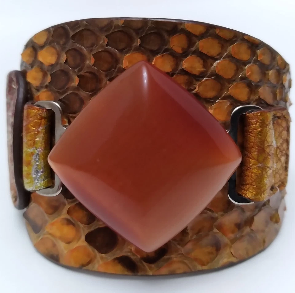 Pulsera de cuero italiana de piel de serpiente Roberto Mantellassi con cristal ámbar ojo de gato Foto 3 de 4