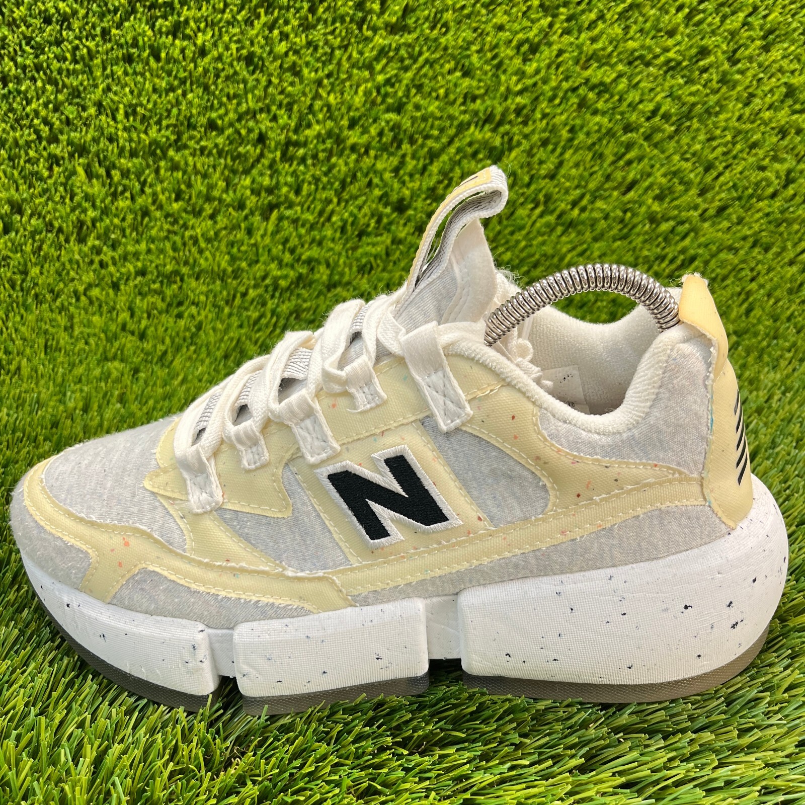 SAOLA Scarpe da ginnastica New Balance Vision Racer uomo taglia 8 grigio beige bianco sneakers