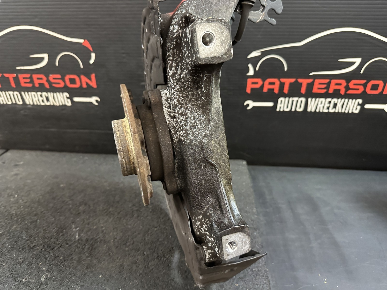 14-20 MASERATI GHIBLI FRONT PASSENGER RIGHT SPINDLE STEERING KNUCKLE W/ HUB