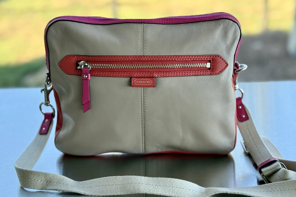 Funda Bandolera de Cuero Estilo Mensajero iPad eReader con Correa Ajustable Foto 4 de 4