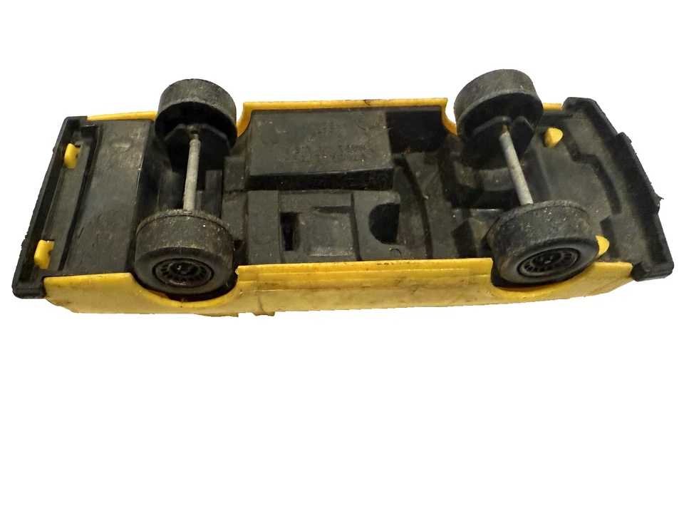 Vintage Buick Regal Stock Car Toy Yellow Plastic Demolition Derby Made USA 80s - Image 4 of 4