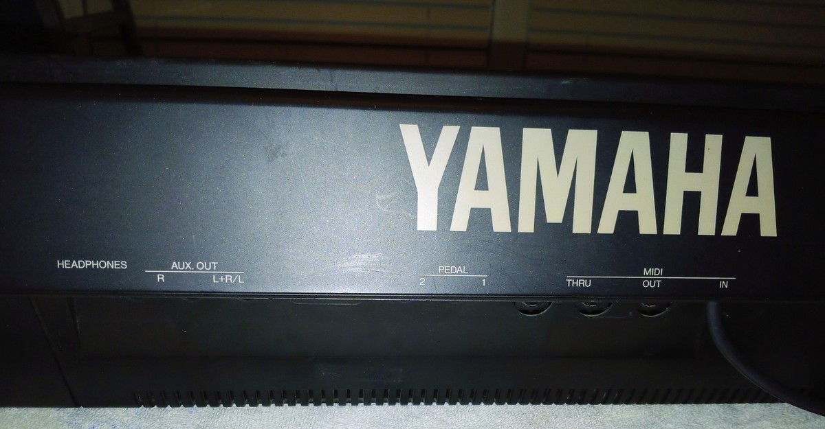 Yamaha PSR-1700 Workstation Arranger Keyboard Piano Synth MIDI