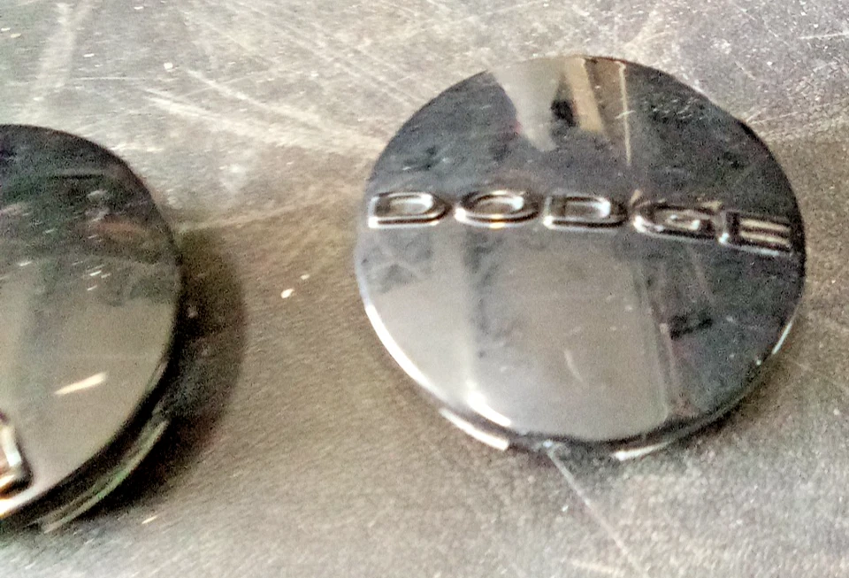 Dodge 2010-23 varios vehículos tapa central dart avenger calibre 1sk35trmaa fc1dg Foto 2 de 3