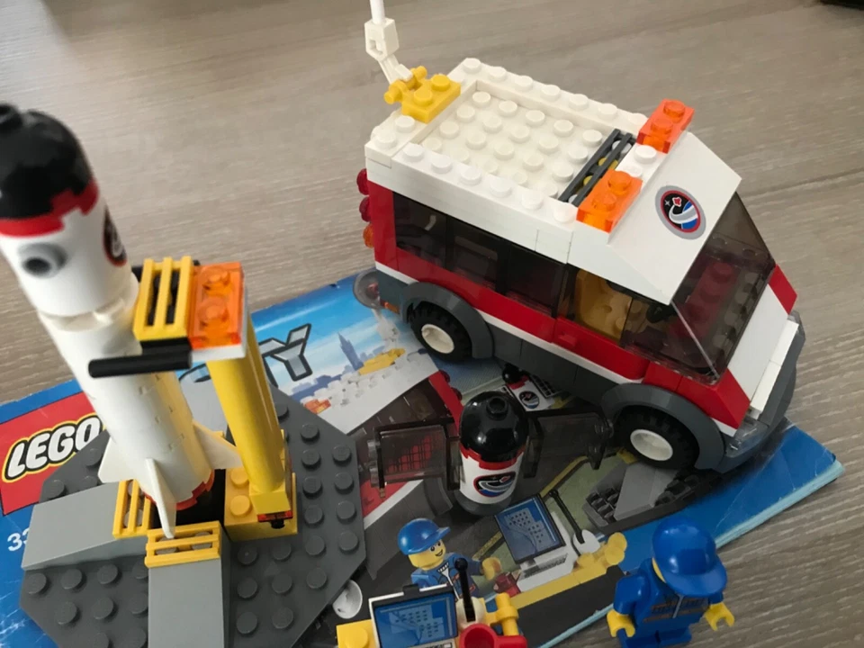 LEGO City 3366 Satellite Launch Pad, photo 3 sur 3