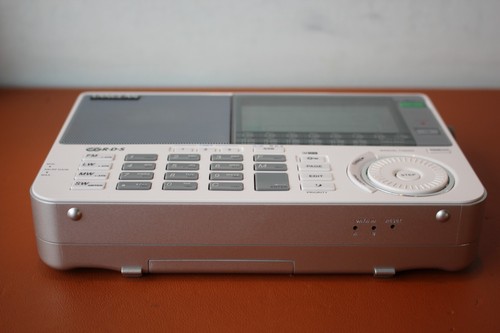 Sangean ATS-909X FM/MW/LW/SW/ PLL Synthesized Receiver Portable Radio - Silver - Picture 8 of 9