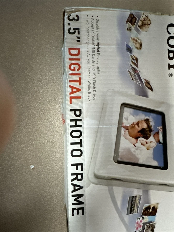 Coby DP-352 3.5" Digital Picture Frame - Image 3 of 3