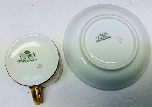 Victoria China Set of 4 Demitasse Cups/Saucers Czechoslovakia Gold Trim Vintage - Picture 5 of 7
