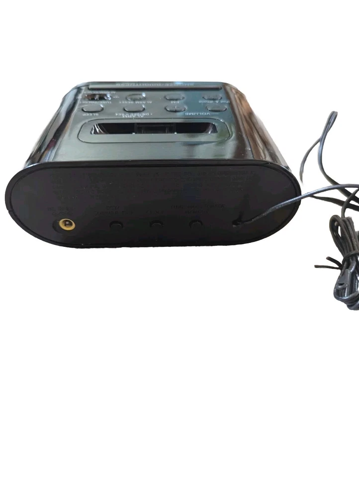 Sony ICF-C05iP 30-Pin iPhone/iPod BLACK Clock Radio Speaker Dock w/ AC Adapter - Image 3 of 4