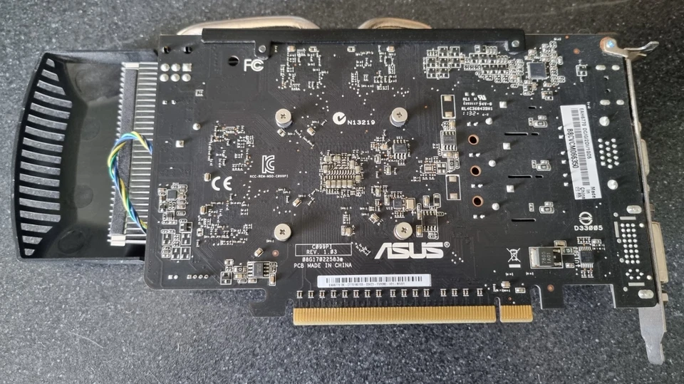Carte graphique ASUS AMD Radeon HD6770 - 1Go DDR5 - Photo 2/4