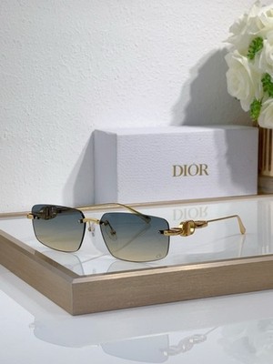 Dior Sunglasses   Model : DiorS4U/ Sizes : 61口15 135 UNISEX Sunglasses