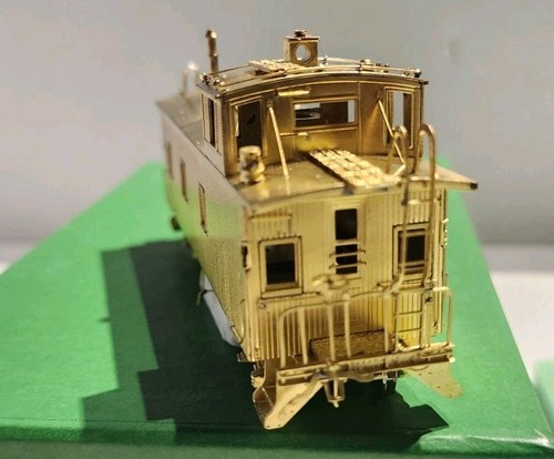 Overland Models HO Scale CA-1 Wood Caboose Union Pacific - Picture 5 of 9