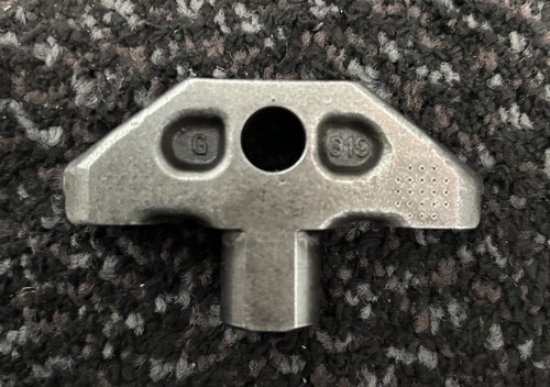 Paccar MX-13 Diesel Engine Head Crosshead Rocker Arm Valve Bridge G319