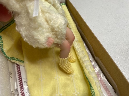 Ashton Drake Galleries Doll Good as Gold Sweet As You Please Collection COA - Picture 8 of 11