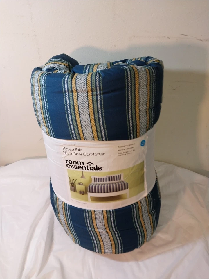Room Essentials Reversible Microfiber Comforter Full/Queen Size Blue Stripe - Image 3 of 4