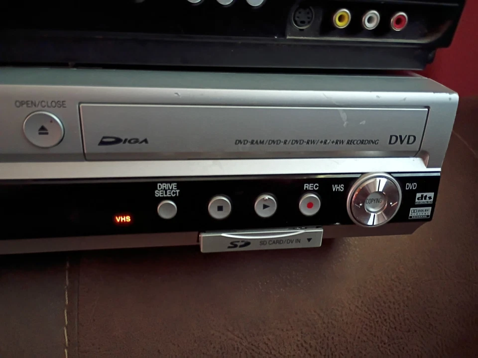 2 Lot, Panasonic VHS / DVD Recorder & Magnavox VHS / DVD Recorder **Parts Only** - Image 4 of 4