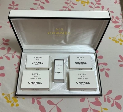 CHANEL No. LOT DE 5 savons et parfums de bain parfumés Savon vintage - Photo 1/4