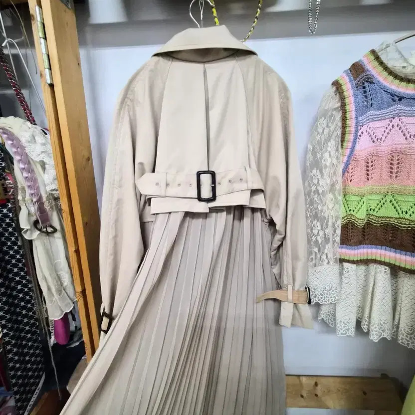 Ameri Premium Pleated Trench Coat Classic Elegant… - image 3