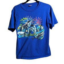 VTG Kids Sea World 2008 Orca Dolphin Shark Fireworks Graphic T Shirt L Tee