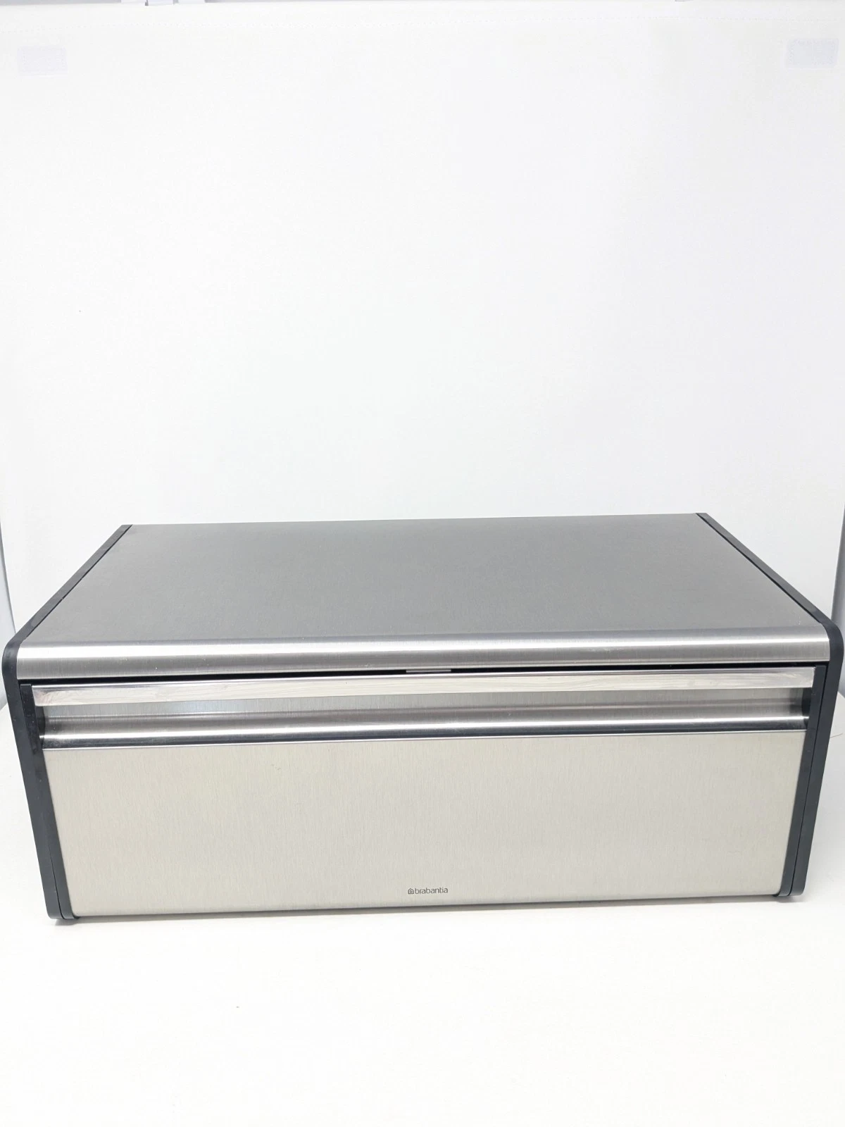 BRABANTIA Fall Drop Front Bread Box Stainless And Black Wall Mount Option Large
Opens in a new windo