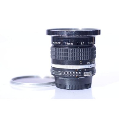 Nikon Ai/S Nikkor 18mm 1:3.5 Weitwinkel - AI-S 3,5/18 Wide Angle Lens