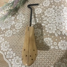 Vintage Single Split Wood Shoe Stretcher Metal Screw Back Expands Medium 3054M