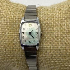 Vtg. Timex Ladies Rectangle Silver Tone Ladies Watch 