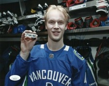 Vancouver Canucks Elias Pettersson Signed Goal Autographed 8x10 Photo JSA COA #1