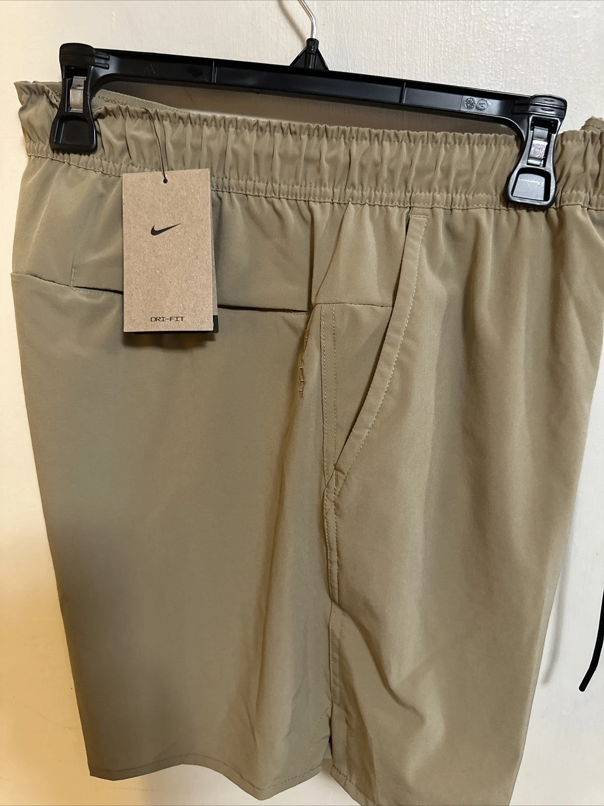 NWT-2025-Men's Nike Dri-Fit UNLIMITED VERSATILE DV9336Shorts 5in Khaki- Large