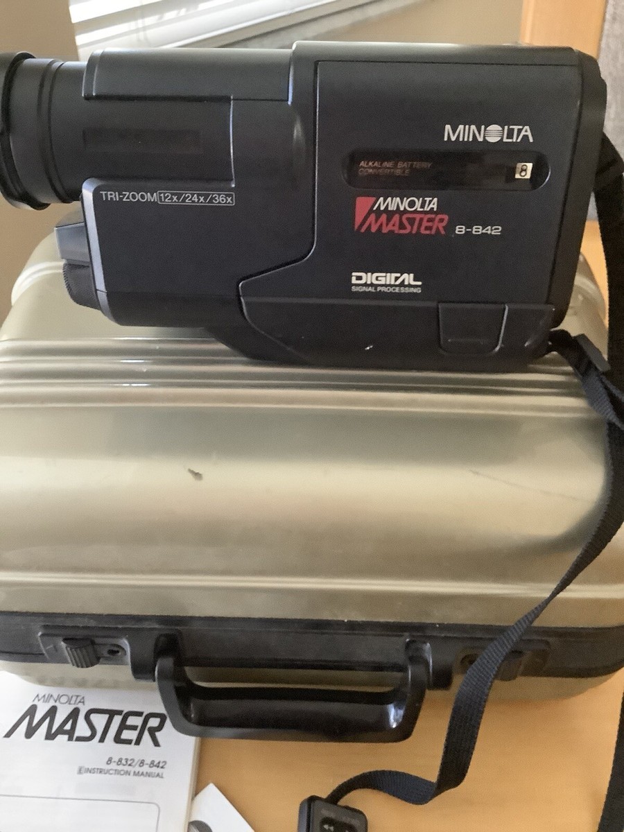 Minolta Master Series-8 842 Digital Video Camera W/Case