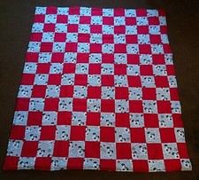 COUNTRY COTTAGE KIDS ADORABLE DOGS PAWPRINTS HEARTS PATCHWORK THROW CRIB QUILT