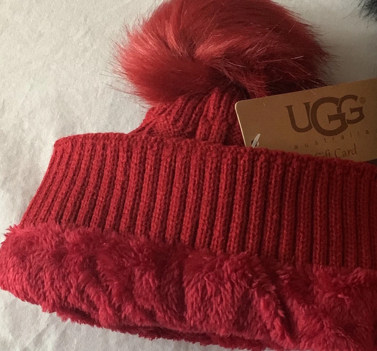 Red outlet ugg hat