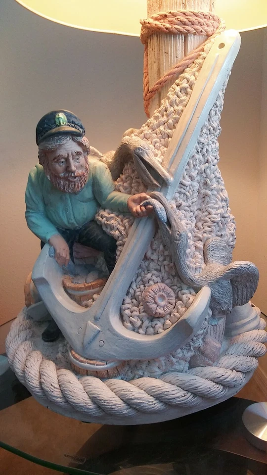 LÂMPADA VINTAGE 1998 ESTATUÁRIA COSTA OESTE NÁUTICA/CAPITÃO DO MAR... MUITO RARO. - Imagem 2 de 4